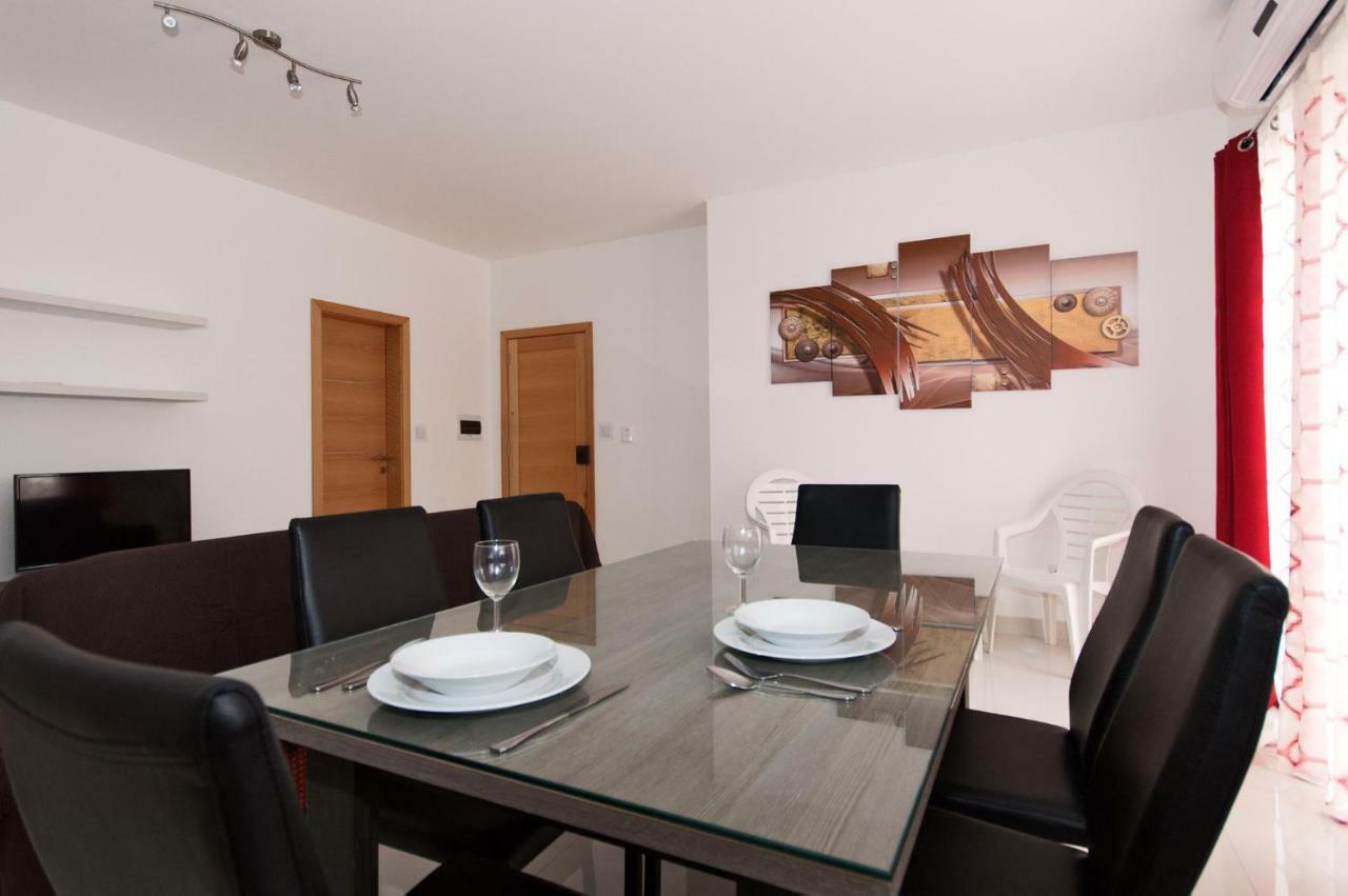 Crescent Court F Apartment Сейнт Полс Бей Екстериор снимка